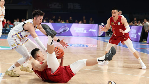 东契奇第三节单节轻取12分，三节得分来到30分